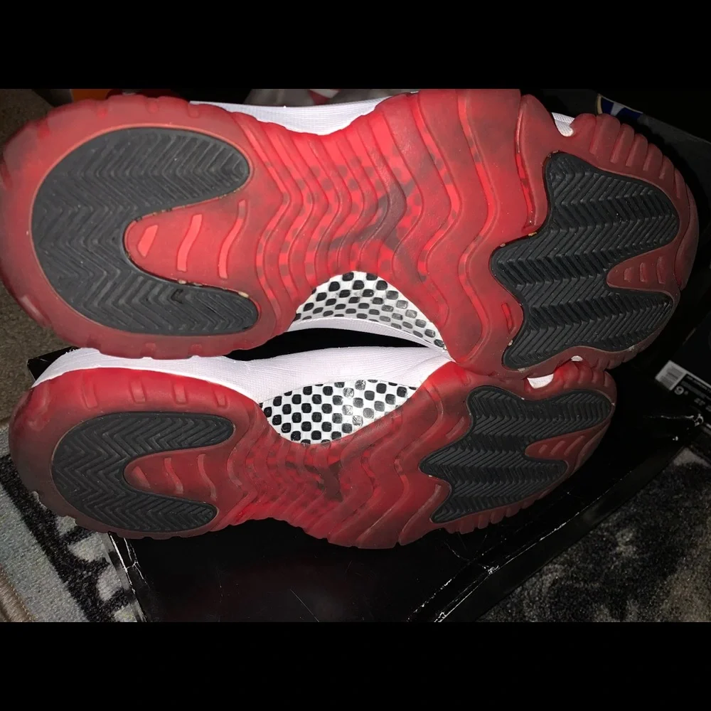 Jordan Men's Black and Red Retro 11 Sneakers